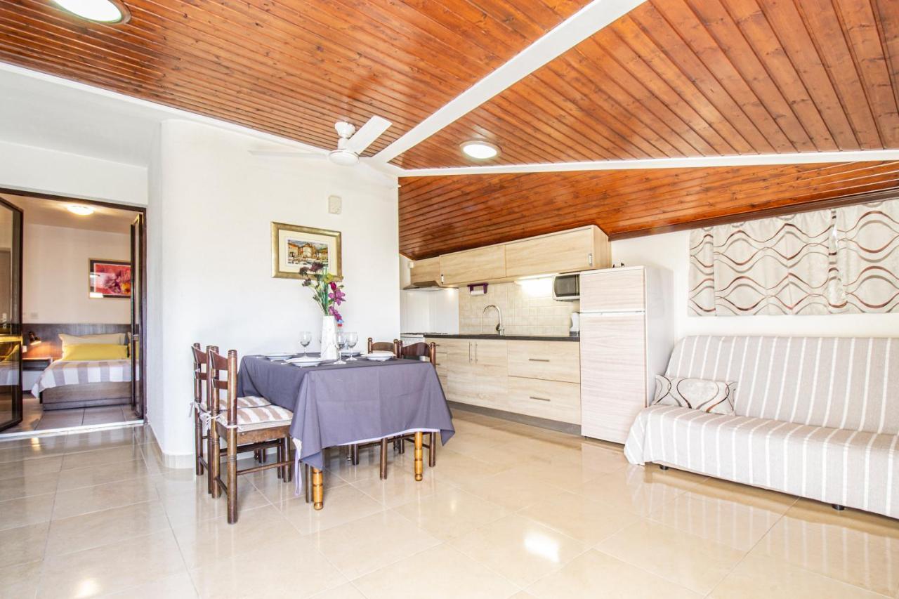 메타이나 Galapagus Privat Beach & Boat Dock 아파트 외부 사진