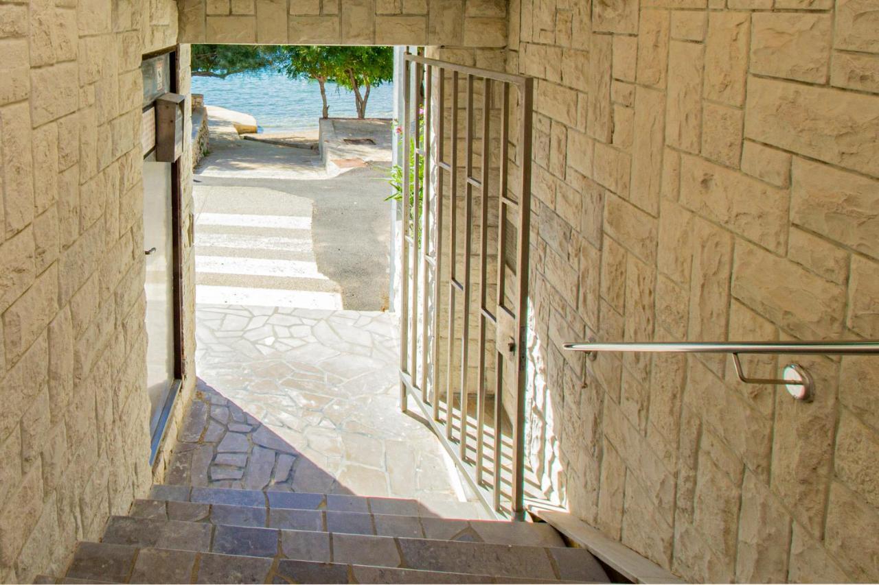 메타이나 Galapagus Privat Beach & Boat Dock 아파트 외부 사진
